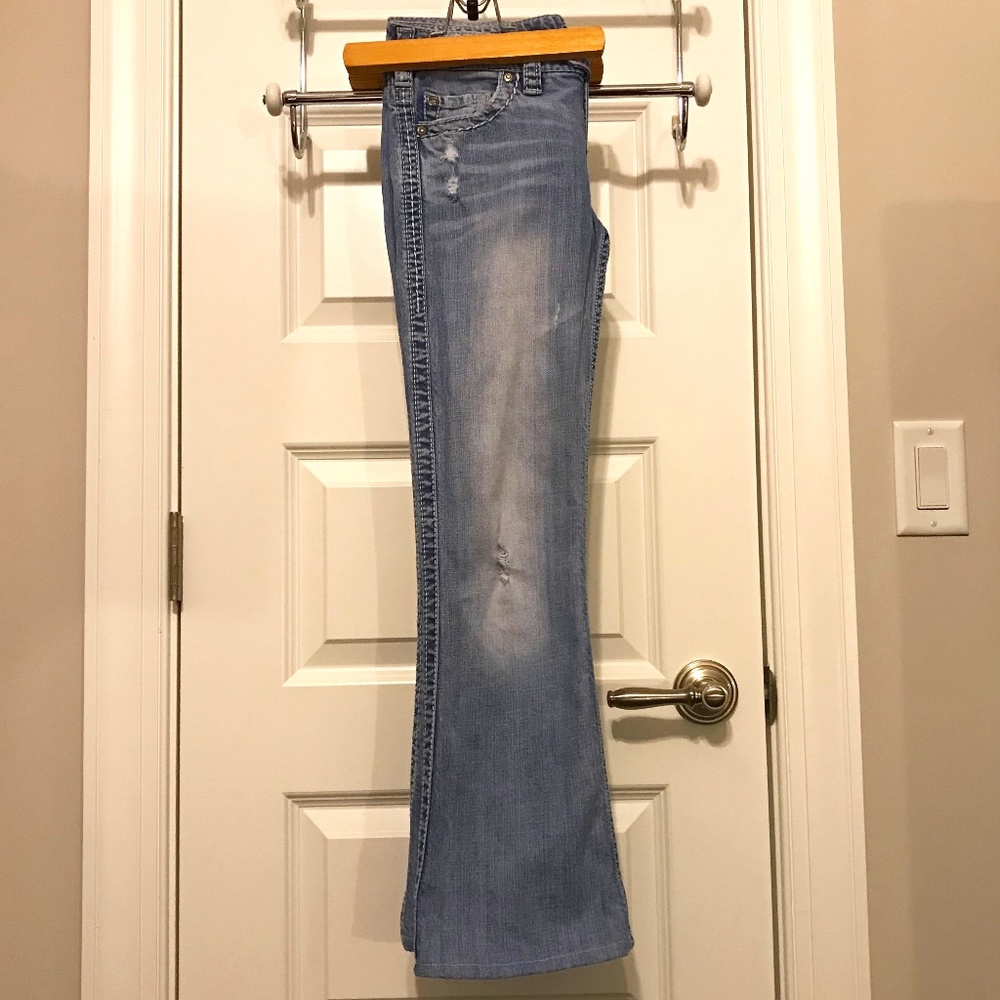 Silver 5 pocket distressed Tuesday bootcut blue jeans (size 26)